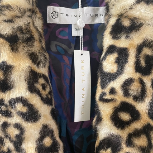 Trina Turk new faux fur coat beautiful with tags never worn - Picture 3 of 12